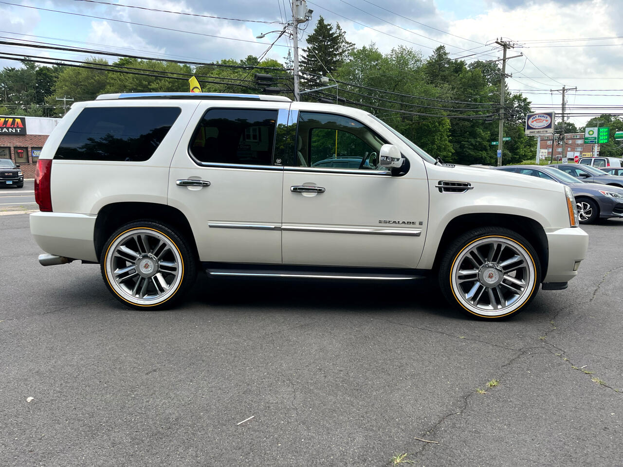 2007 Cadillac Escalade Luxury photo 4