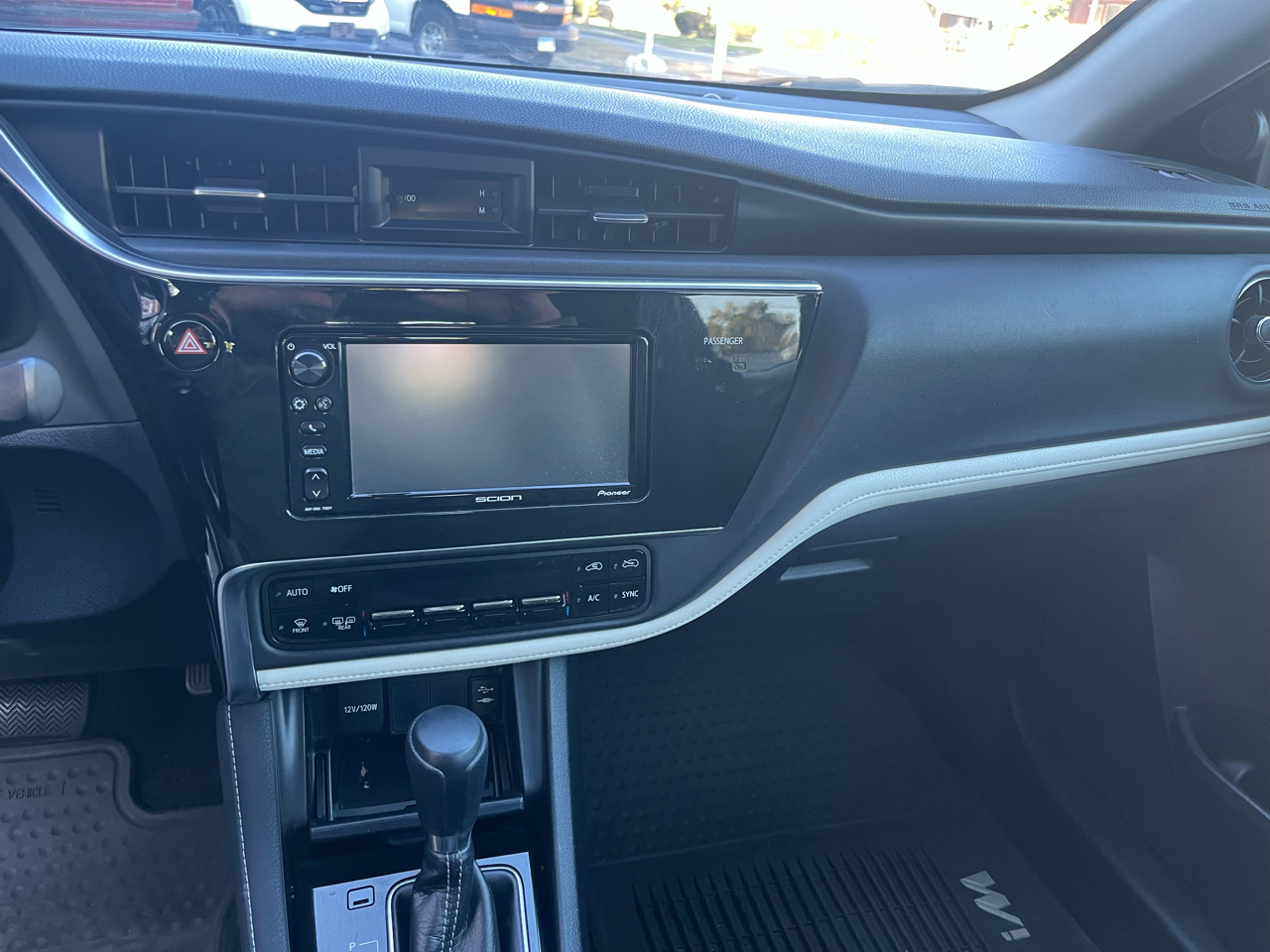 2016 Scion iM Base photo 12