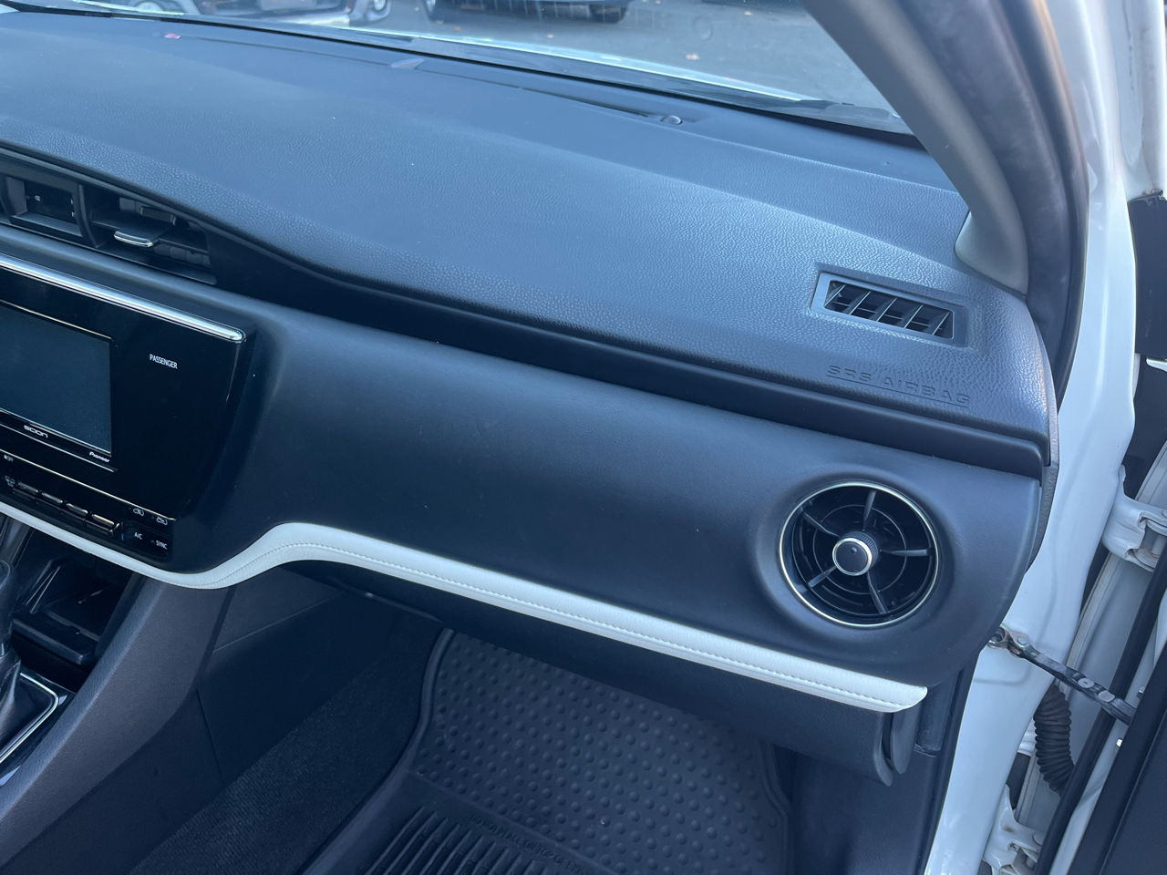 2016 Scion iM Base photo 15