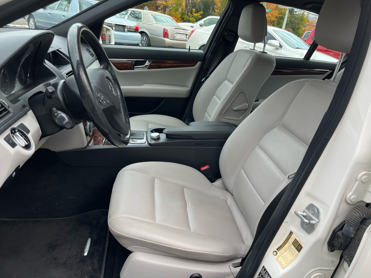 Mercedes-Benz C-Class 4dr Sdn C 300 Sport 4MATIC 2011 Mercedes-Benz C-Class 4dr Sdn C 300 Sport 4MATIC 2011