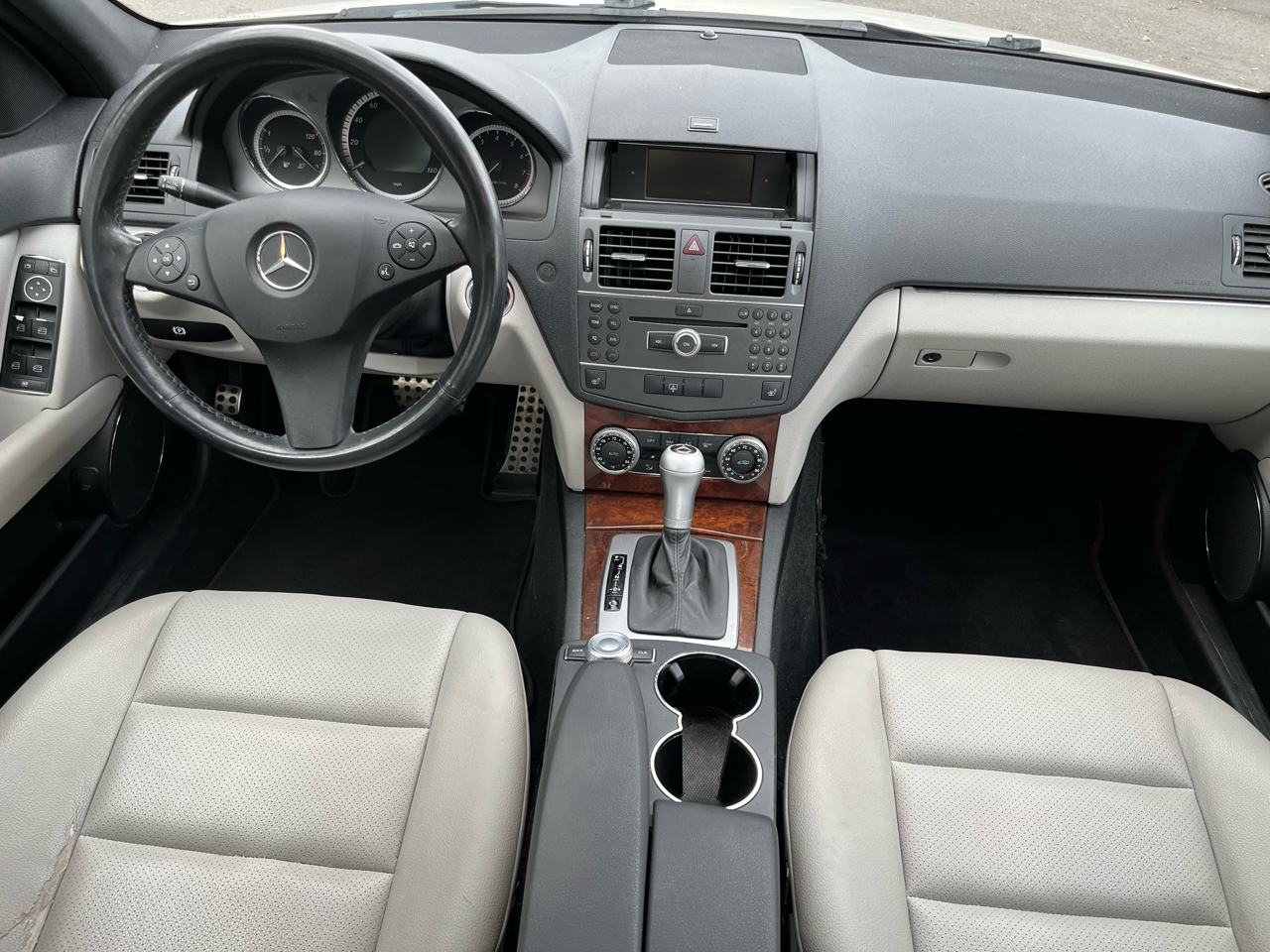 Mercedes-Benz C-Class 4dr Sdn C 300 Sport 4MATIC 2011 Mercedes-Benz C-Class 4dr Sdn C 300 Sport 4MATIC 2011