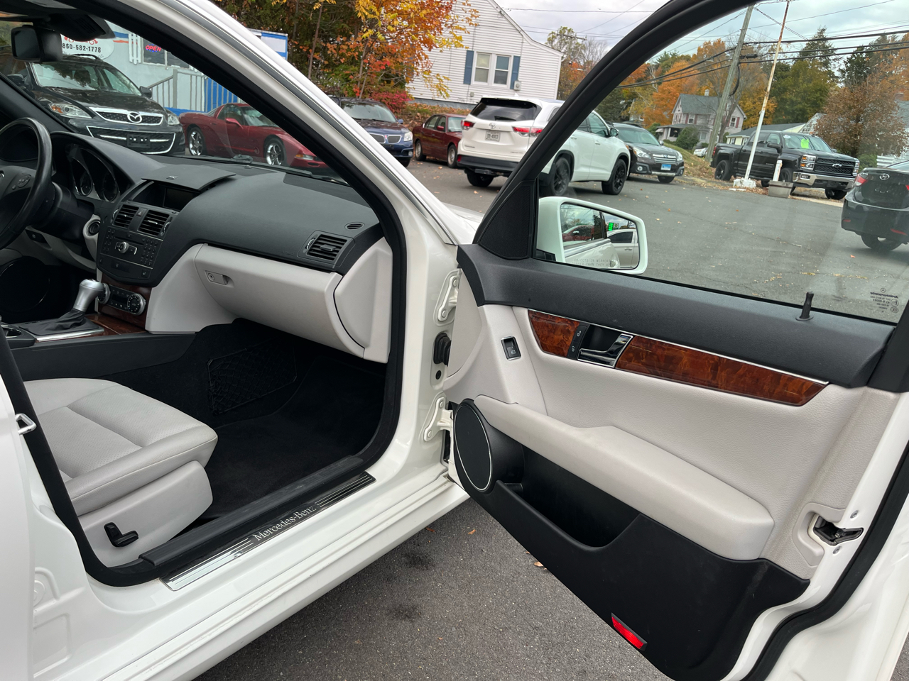 Mercedes-Benz C-Class 4dr Sdn C 300 Sport 4MATIC 2011 Mercedes-Benz C-Class 4dr Sdn C 300 Sport 4MATIC 2011
