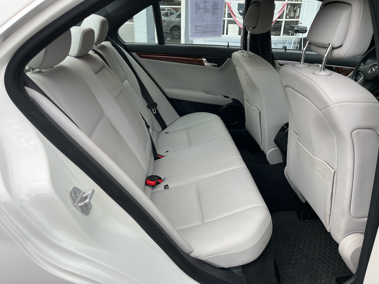 Mercedes-Benz C-Class 4dr Sdn C 300 Sport 4MATIC 2011 Mercedes-Benz C-Class 4dr Sdn C 300 Sport 4MATIC 2011