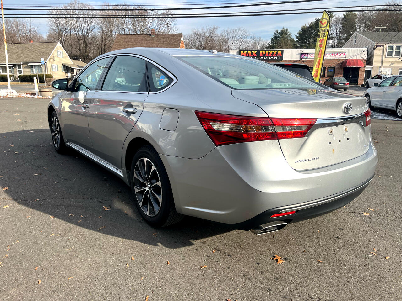 Toyota Avalon 4dr Sdn XLE Premium (Natl) 2016