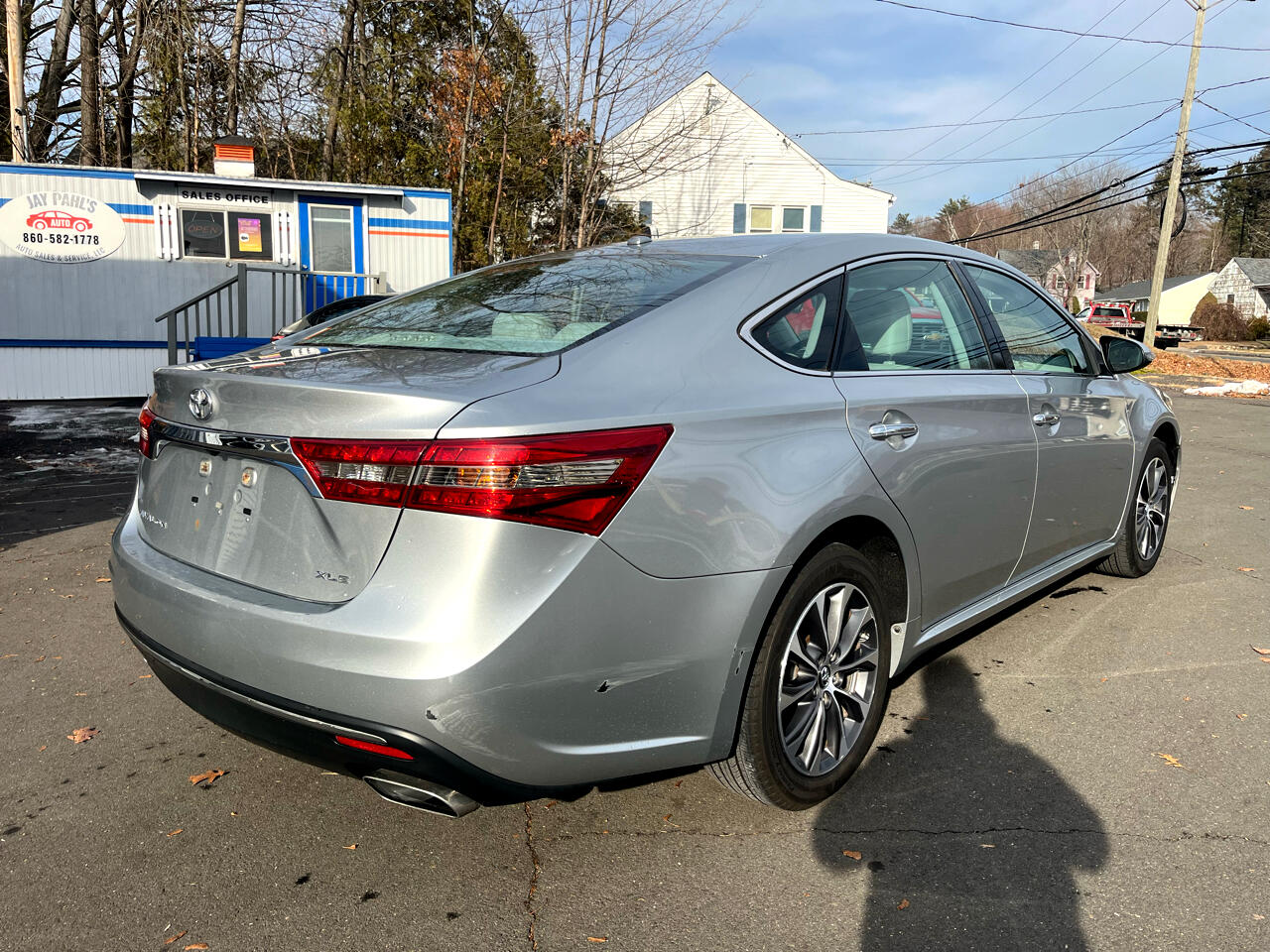 Toyota Avalon 4dr Sdn XLE Premium (Natl) 2016