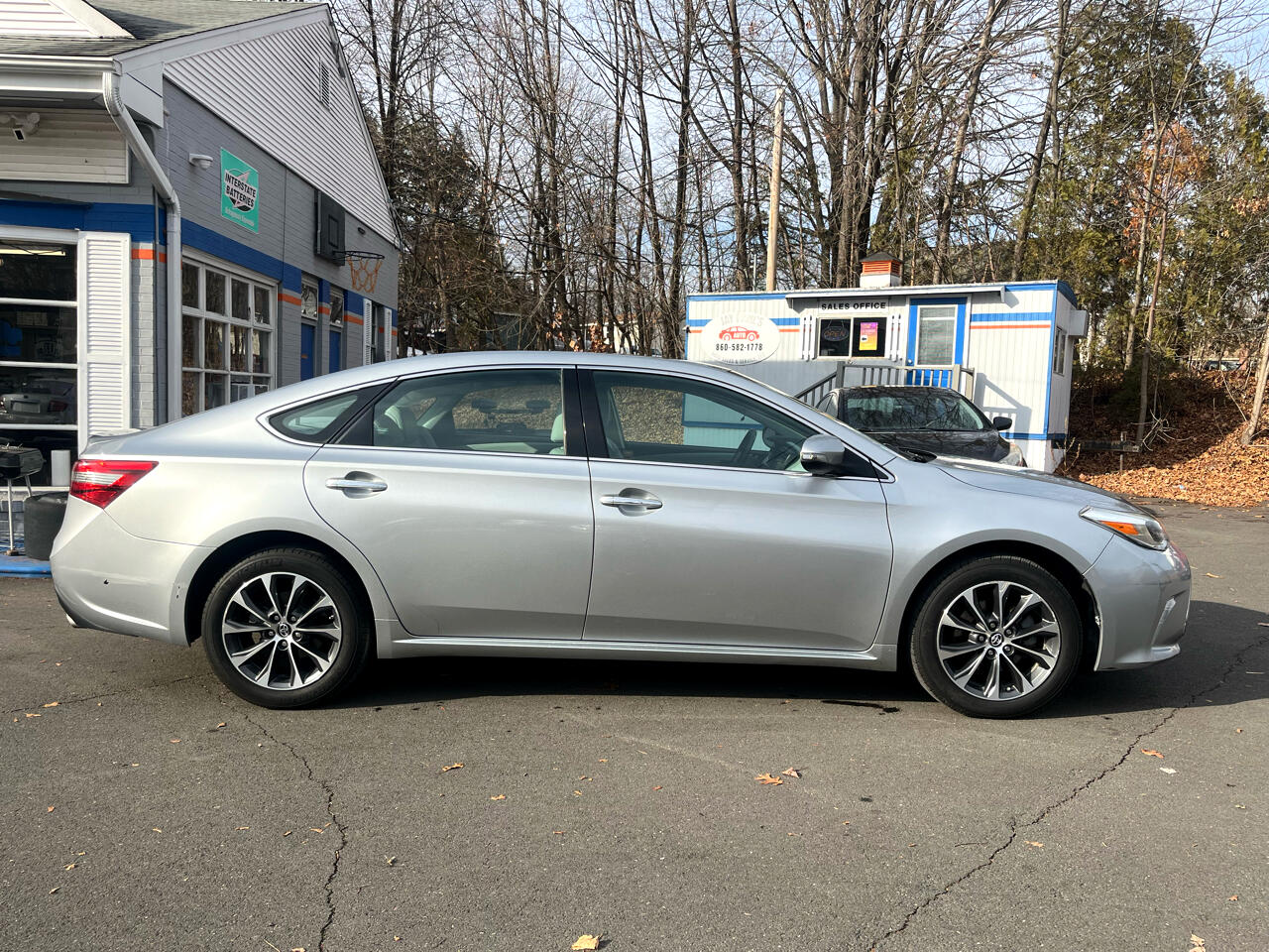 Toyota Avalon 4dr Sdn XLE Premium (Natl) 2016