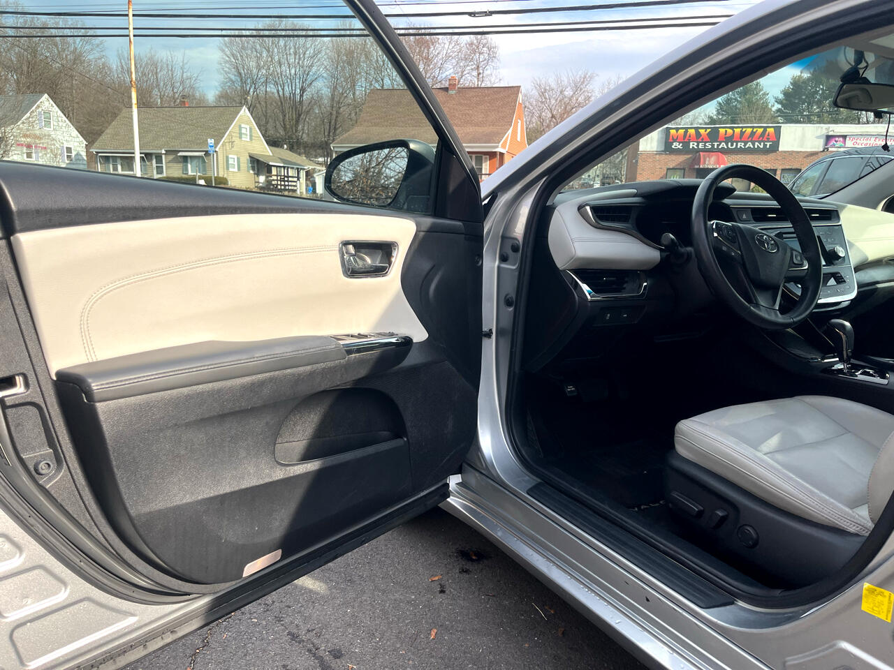 Toyota Avalon 4dr Sdn XLE Premium (Natl) 2016