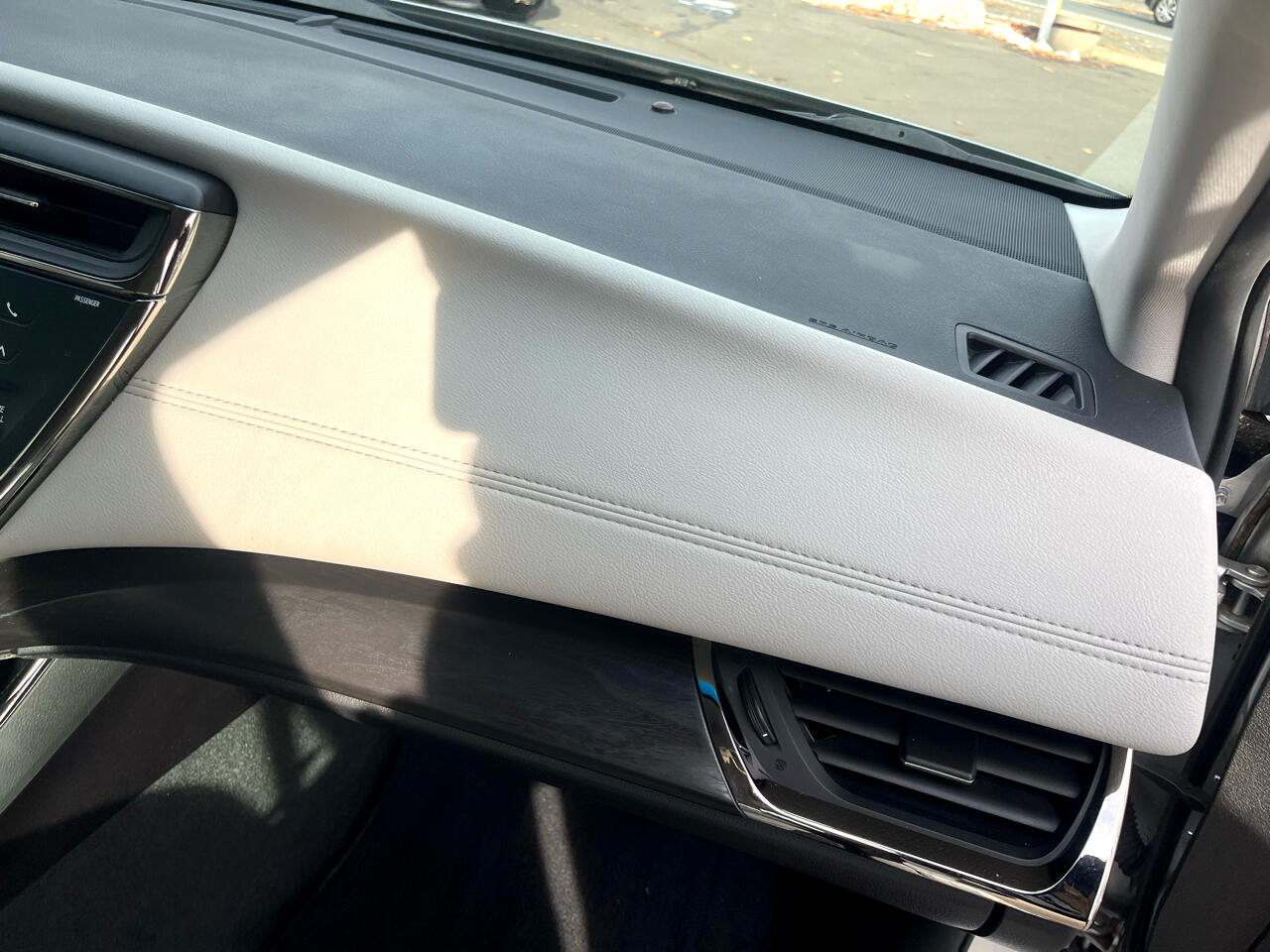 Toyota Avalon 4dr Sdn XLE Premium (Natl) 2016