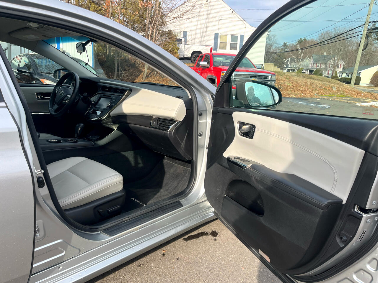 Toyota Avalon 4dr Sdn XLE Premium (Natl) 2016