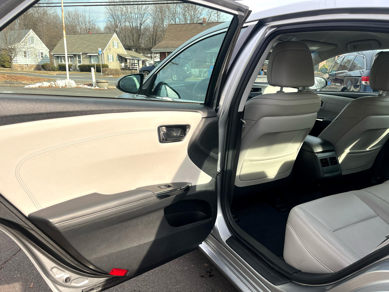 Toyota Avalon 4dr Sdn XLE Premium (Natl) 2016