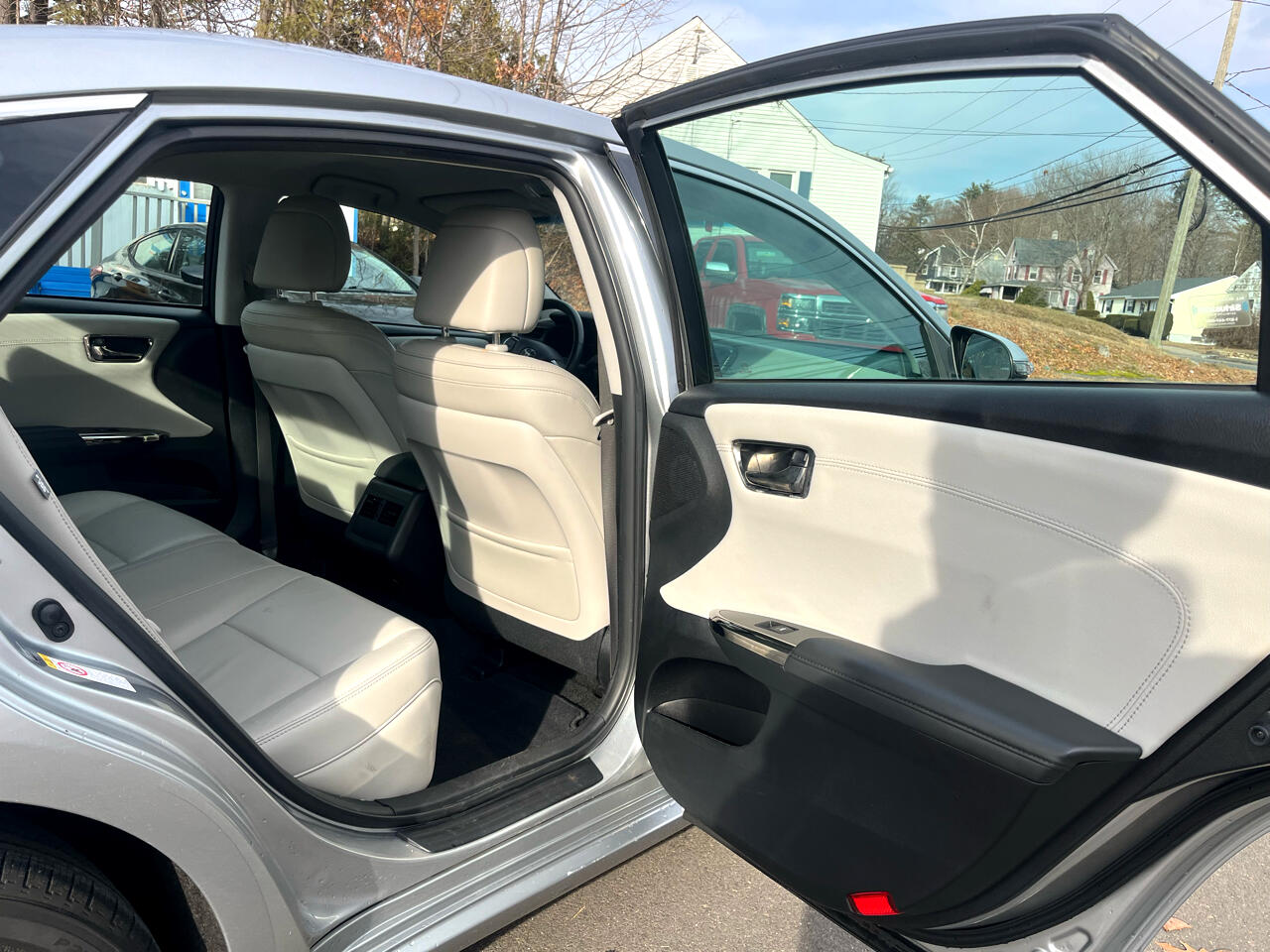 Toyota Avalon 4dr Sdn XLE Premium (Natl) 2016