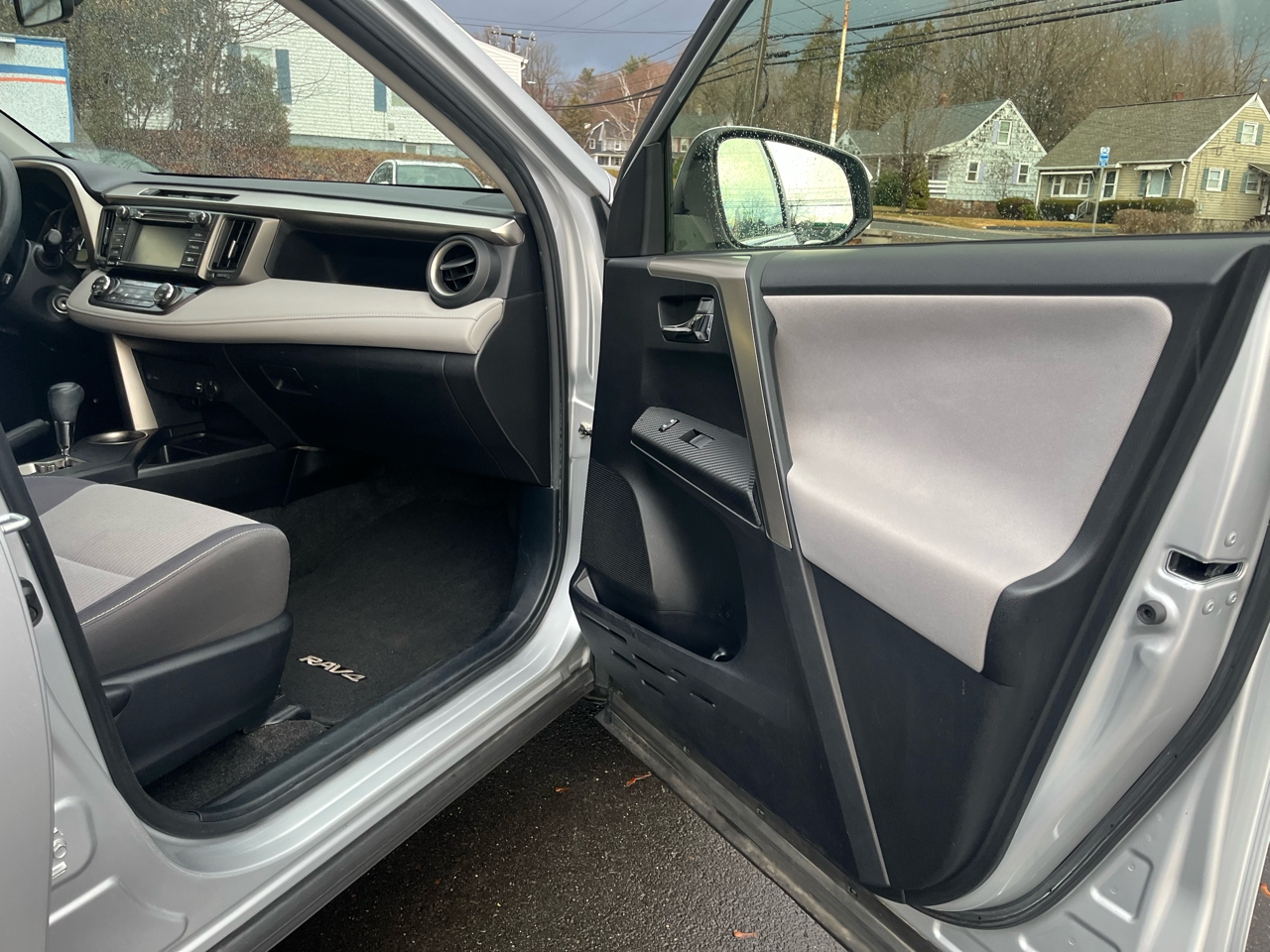 Toyota RAV4 AWD 4dr XLE (Natl) 2014