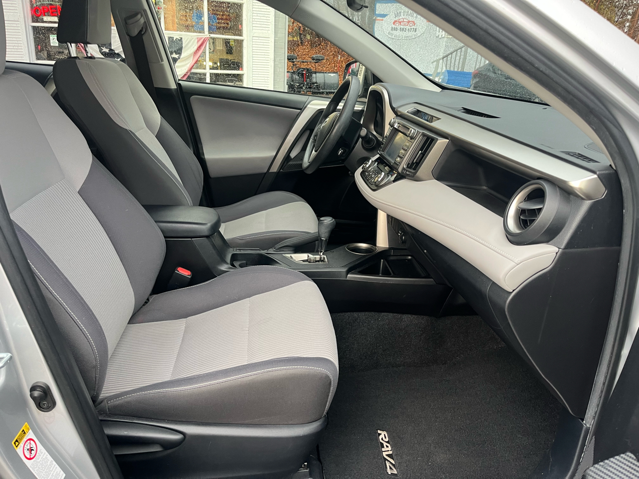 Toyota RAV4 AWD 4dr XLE (Natl) 2014