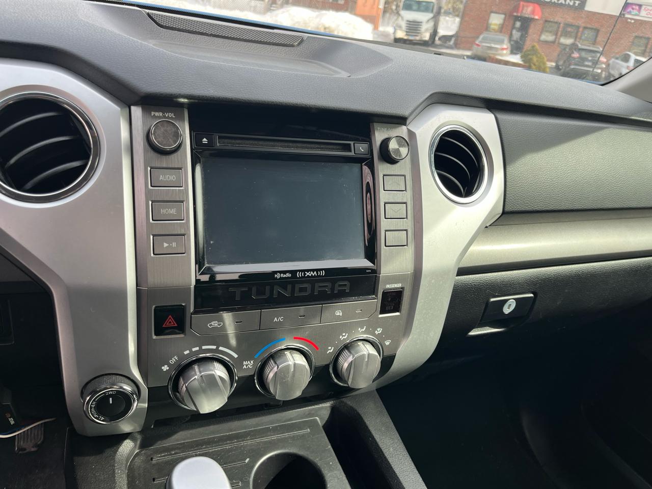 Toyota Tundra 4WD Truck Double Cab 4.6L V8 6-Spd AT SR5 (Natl) 2016