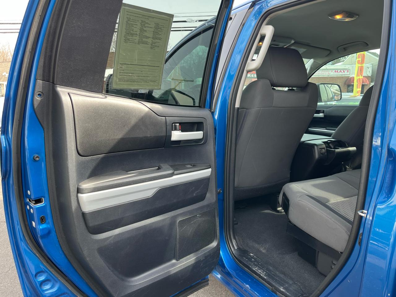 Toyota Tundra 4WD Truck Double Cab 4.6L V8 6-Spd AT SR5 (Natl) 2016