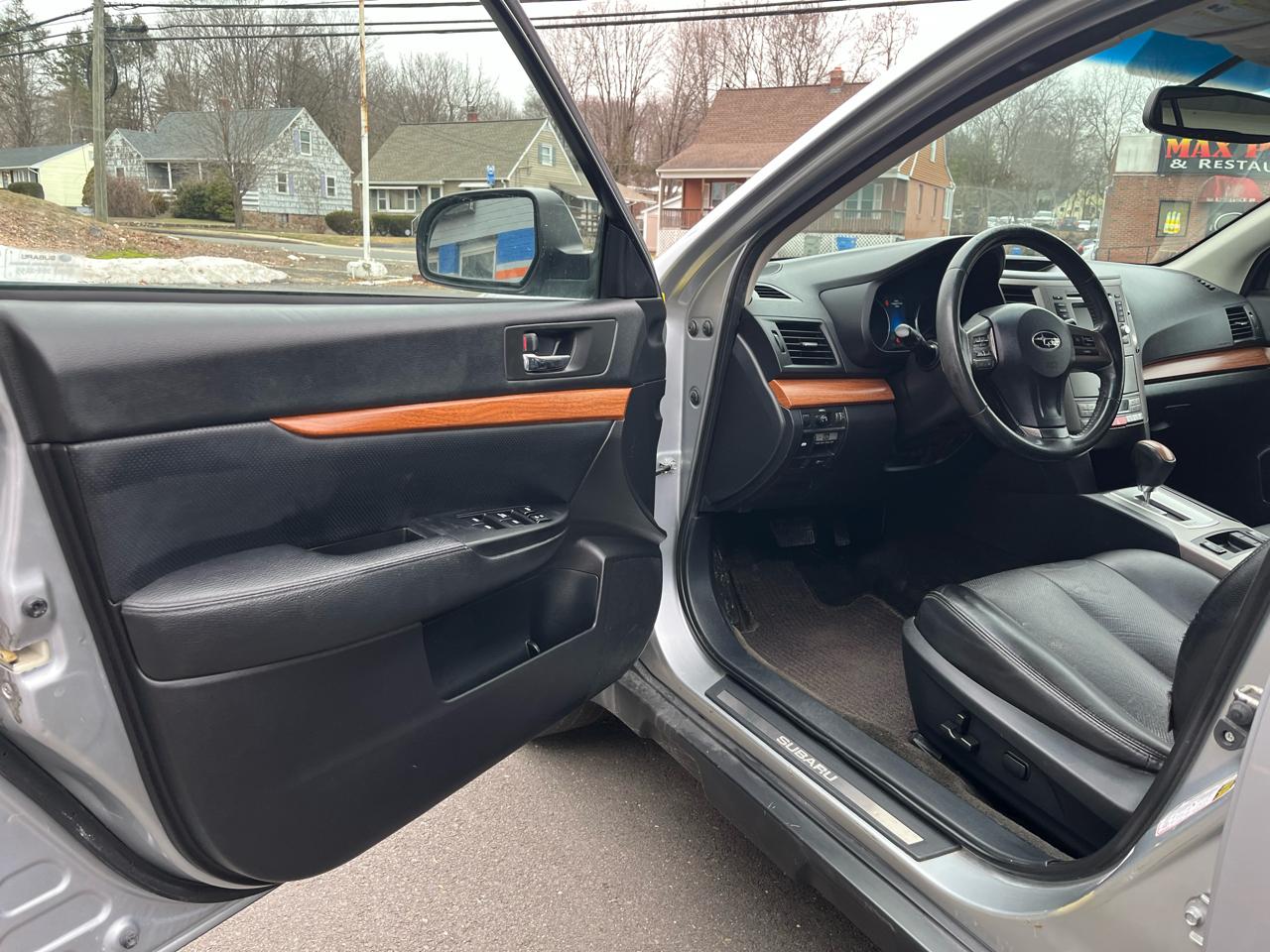 Subaru Outback 4dr Wgn H4 Auto 2.5i Limited 2013