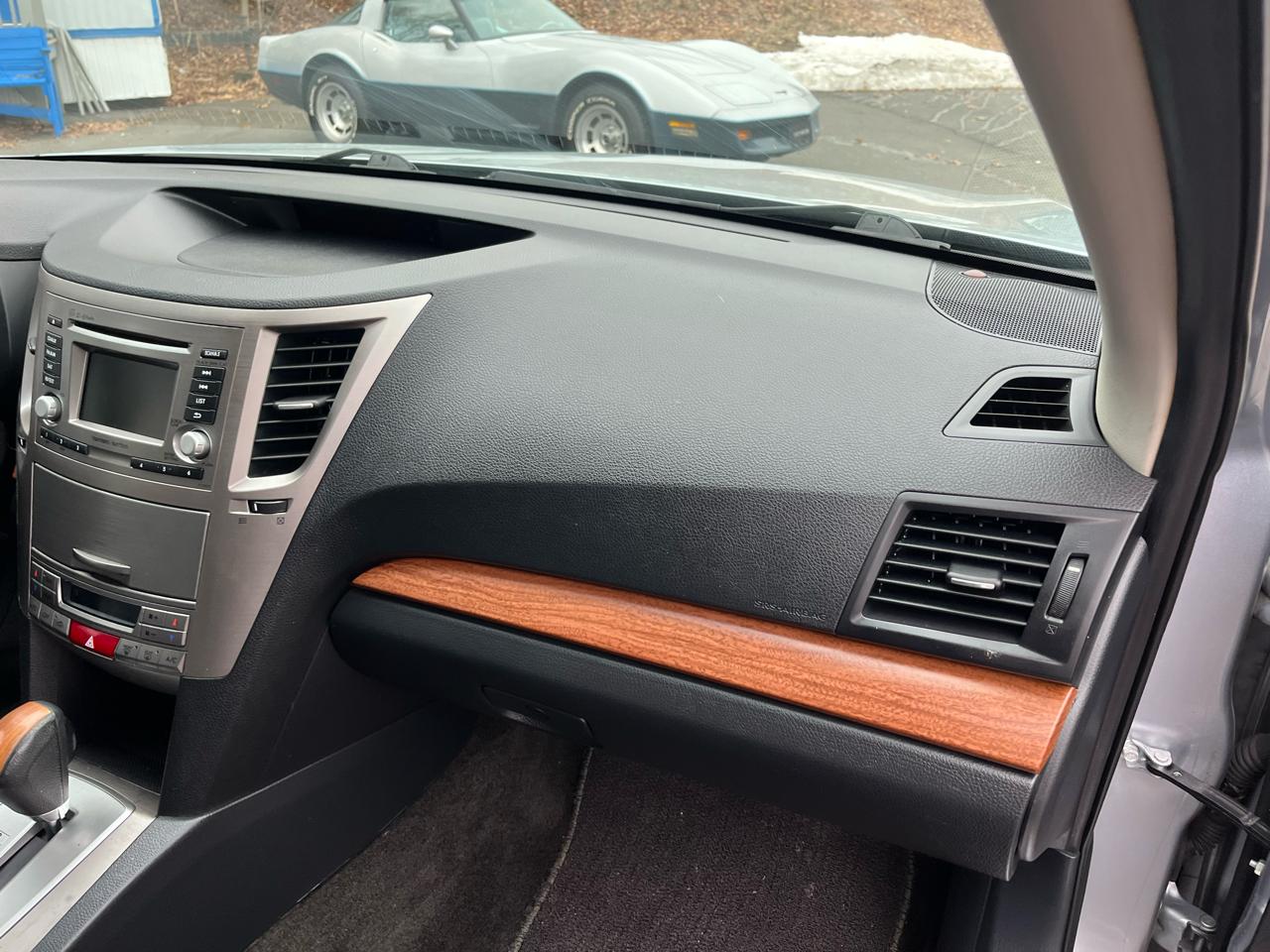 Subaru Outback 4dr Wgn H4 Auto 2.5i Limited 2013