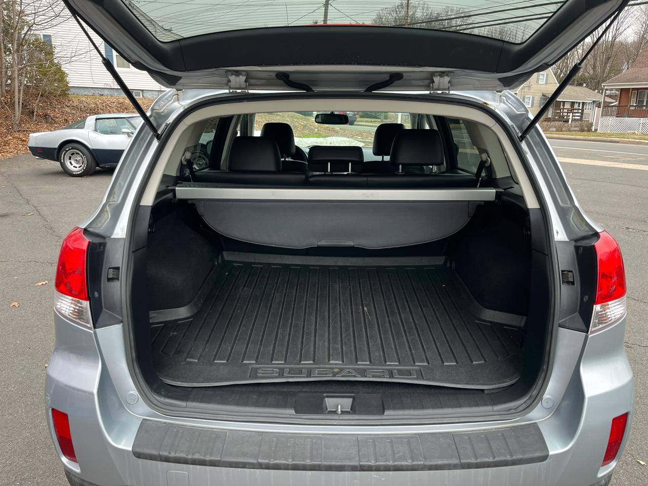 Subaru Outback 4dr Wgn H4 Auto 2.5i Limited 2013