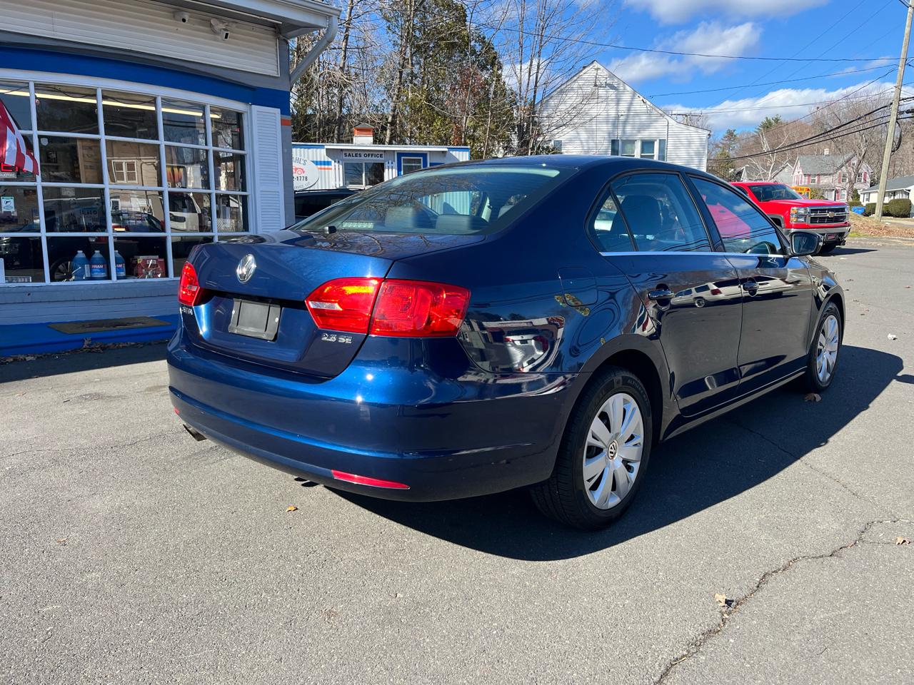 Volkswagen Jetta Sedan 4dr Man SE PZEV 2013