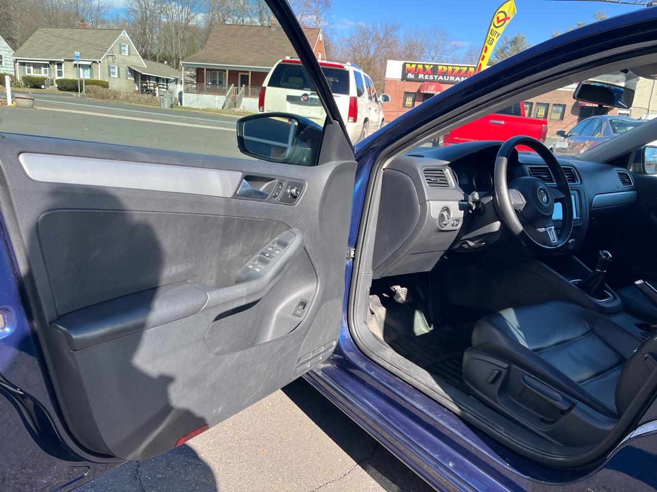 Volkswagen Jetta Sedan 4dr Man SE PZEV 2013