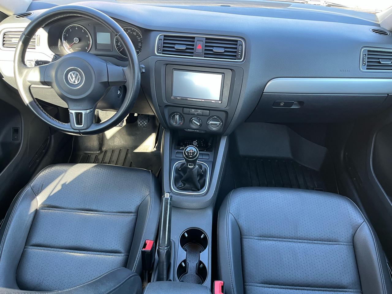 Volkswagen Jetta Sedan 4dr Man SE PZEV 2013