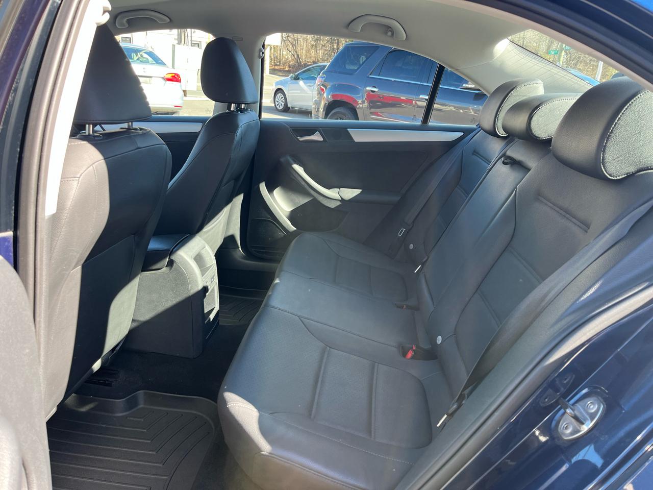 Volkswagen Jetta Sedan 4dr Man SE PZEV 2013