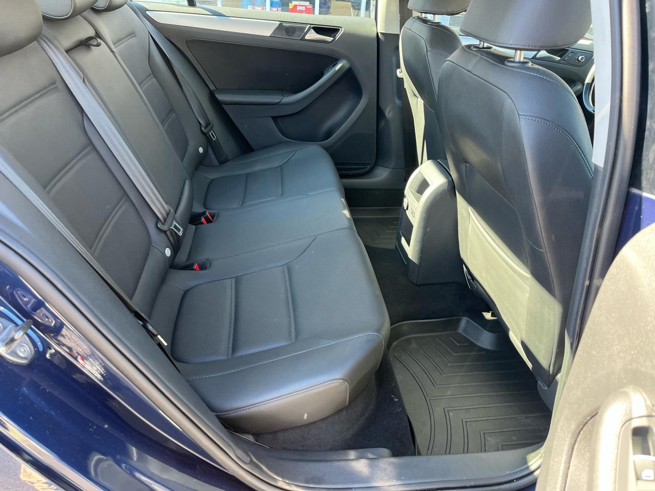 Volkswagen Jetta Sedan 4dr Man SE PZEV 2013