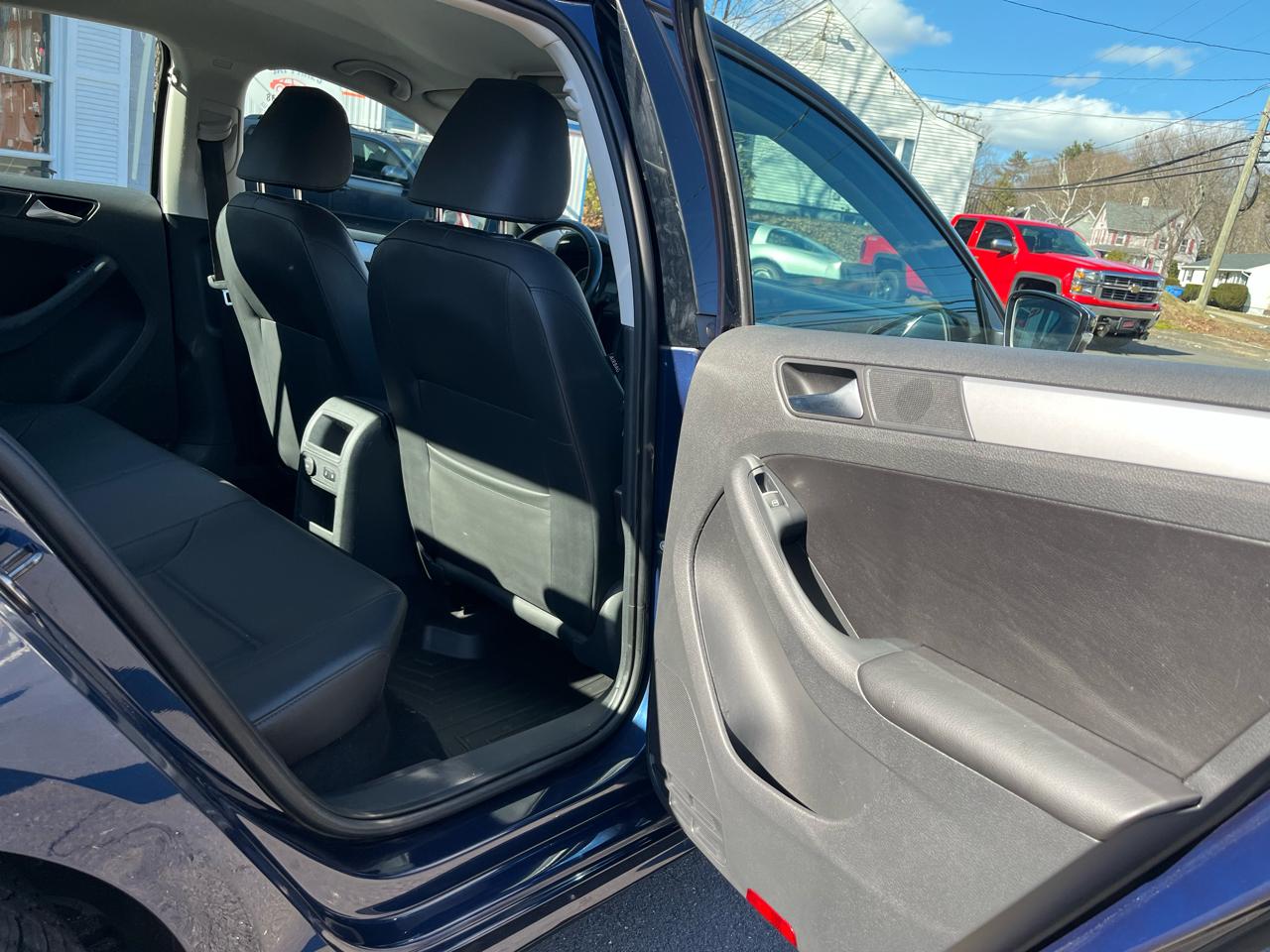 Volkswagen Jetta Sedan 4dr Man SE PZEV 2013