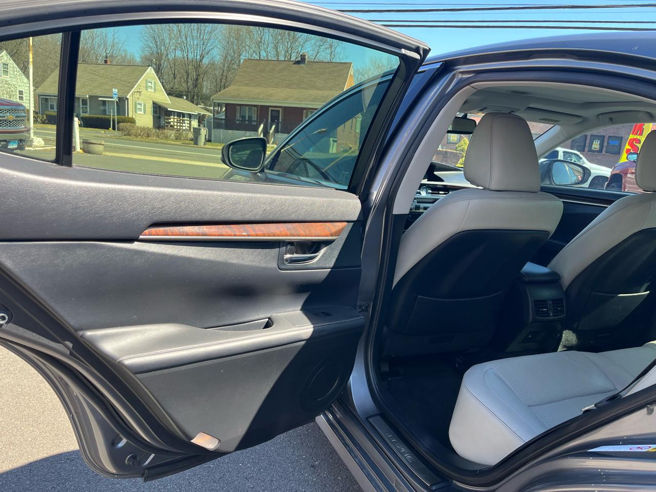 Lexus ES 350 4dr Sdn 2013