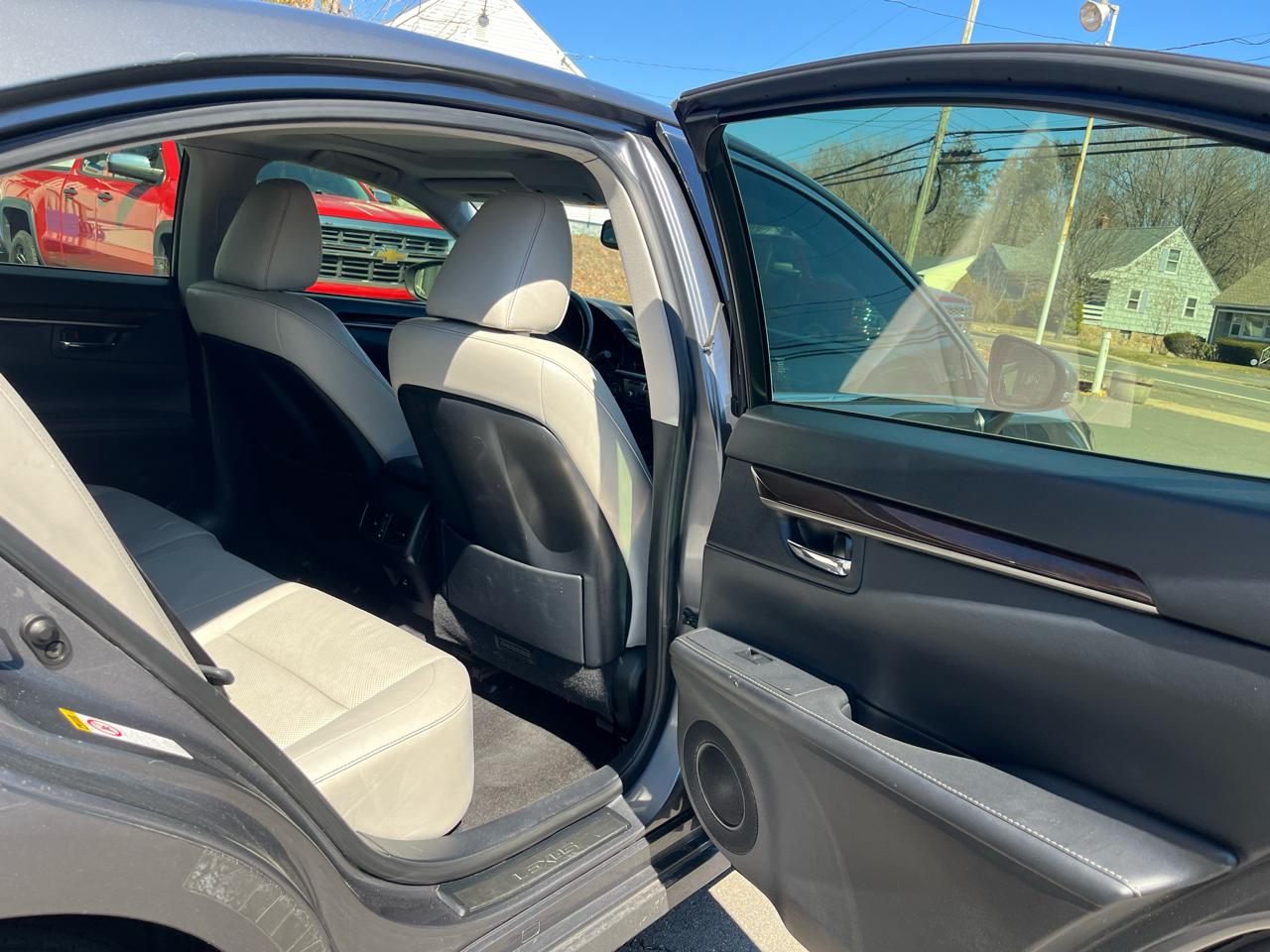 Lexus ES 350 4dr Sdn 2013