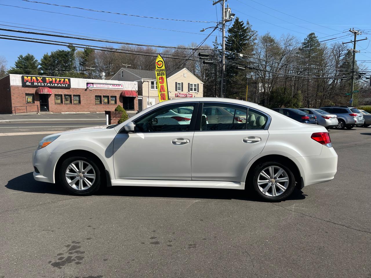 Subaru Legacy 4dr Sdn H4 Auto 2.5i Premium 2012