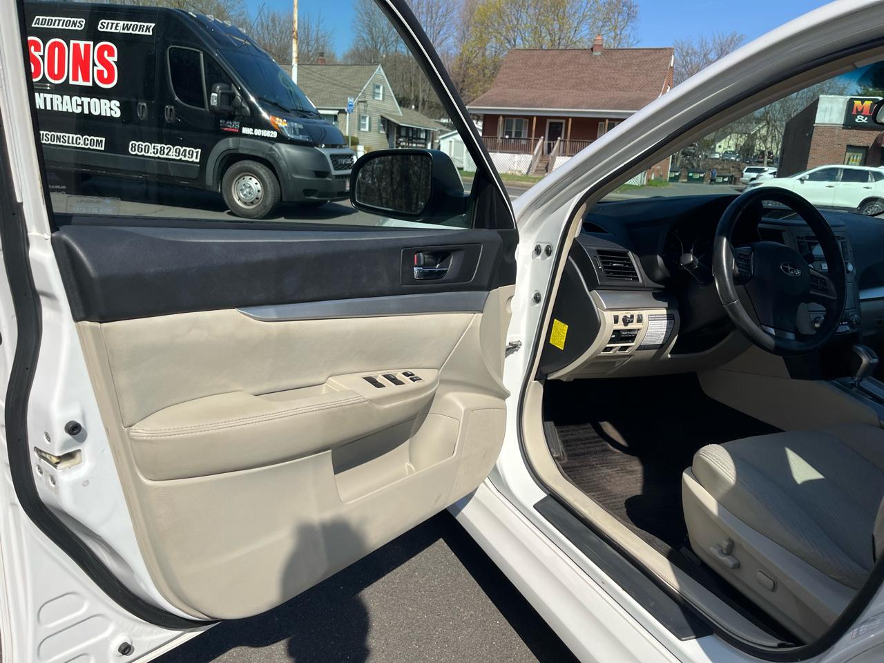 Subaru Legacy 4dr Sdn H4 Auto 2.5i Premium 2012