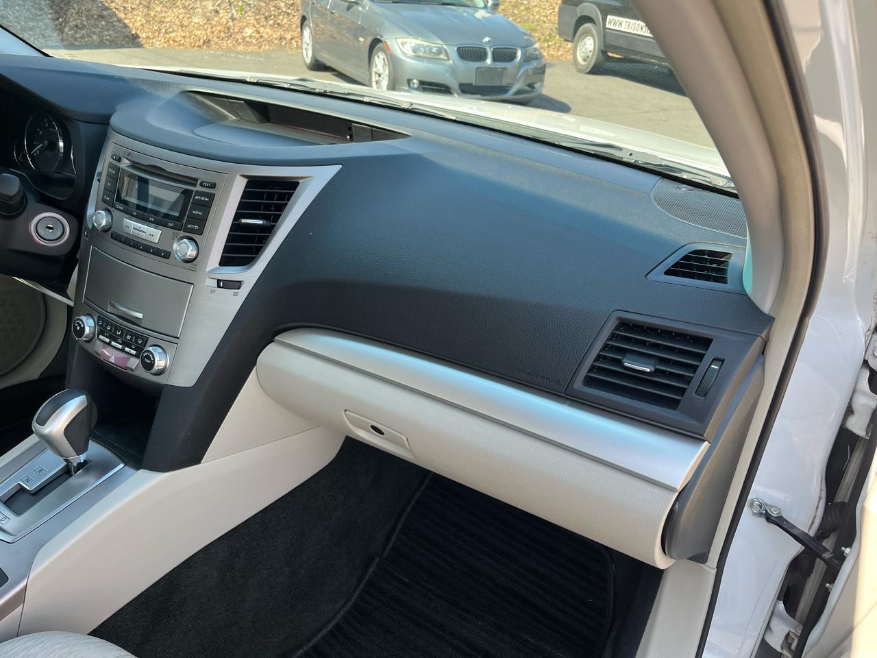 Subaru Legacy 4dr Sdn H4 Auto 2.5i Premium 2012