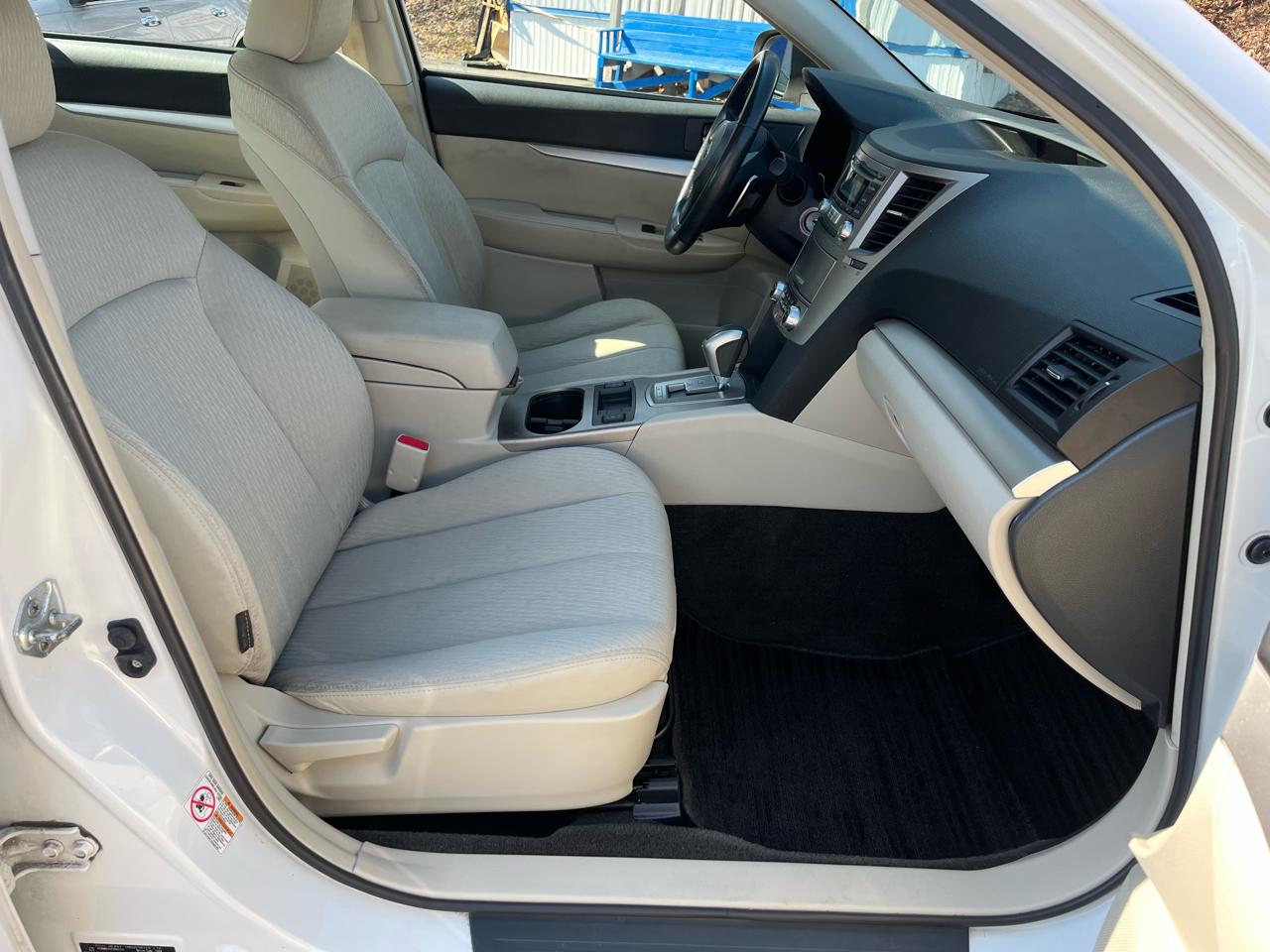 Subaru Legacy 4dr Sdn H4 Auto 2.5i Premium 2012