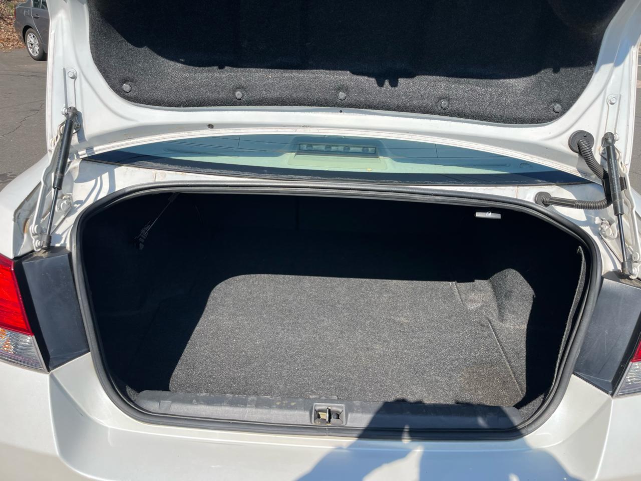 Subaru Legacy 4dr Sdn H4 Auto 2.5i Premium 2012