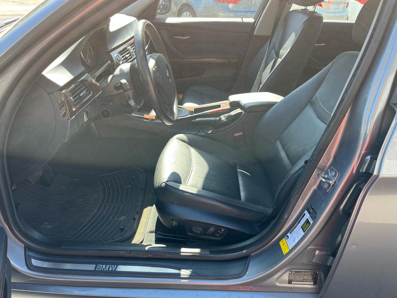 BMW 3 Series 4dr Sdn 328i xDrive AWD SULEV 2010