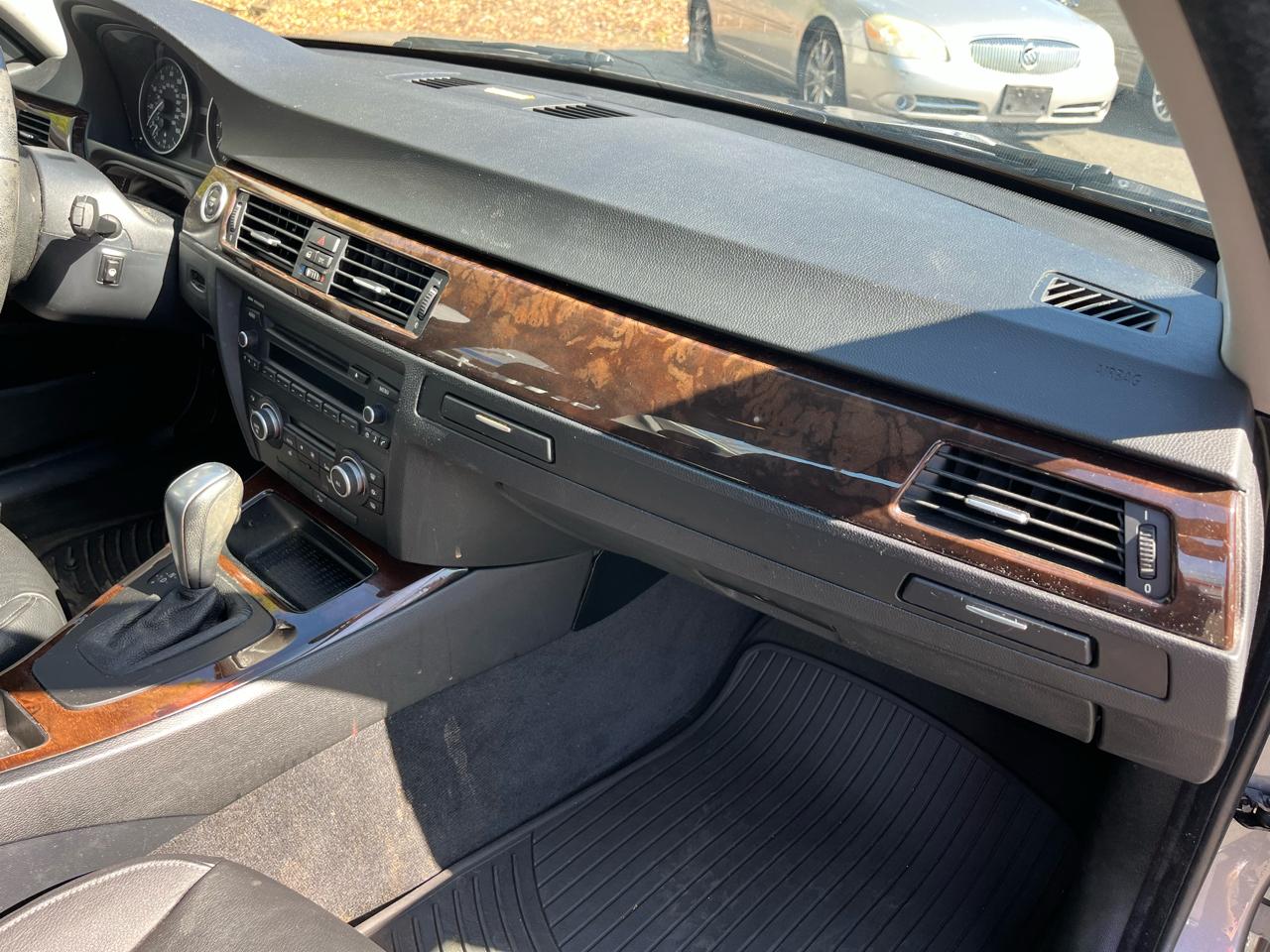 BMW 3 Series 4dr Sdn 328i xDrive AWD SULEV 2010