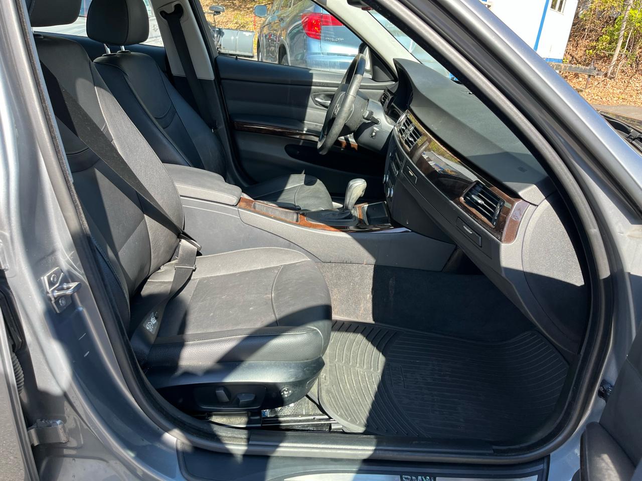 BMW 3 Series 4dr Sdn 328i xDrive AWD SULEV 2010