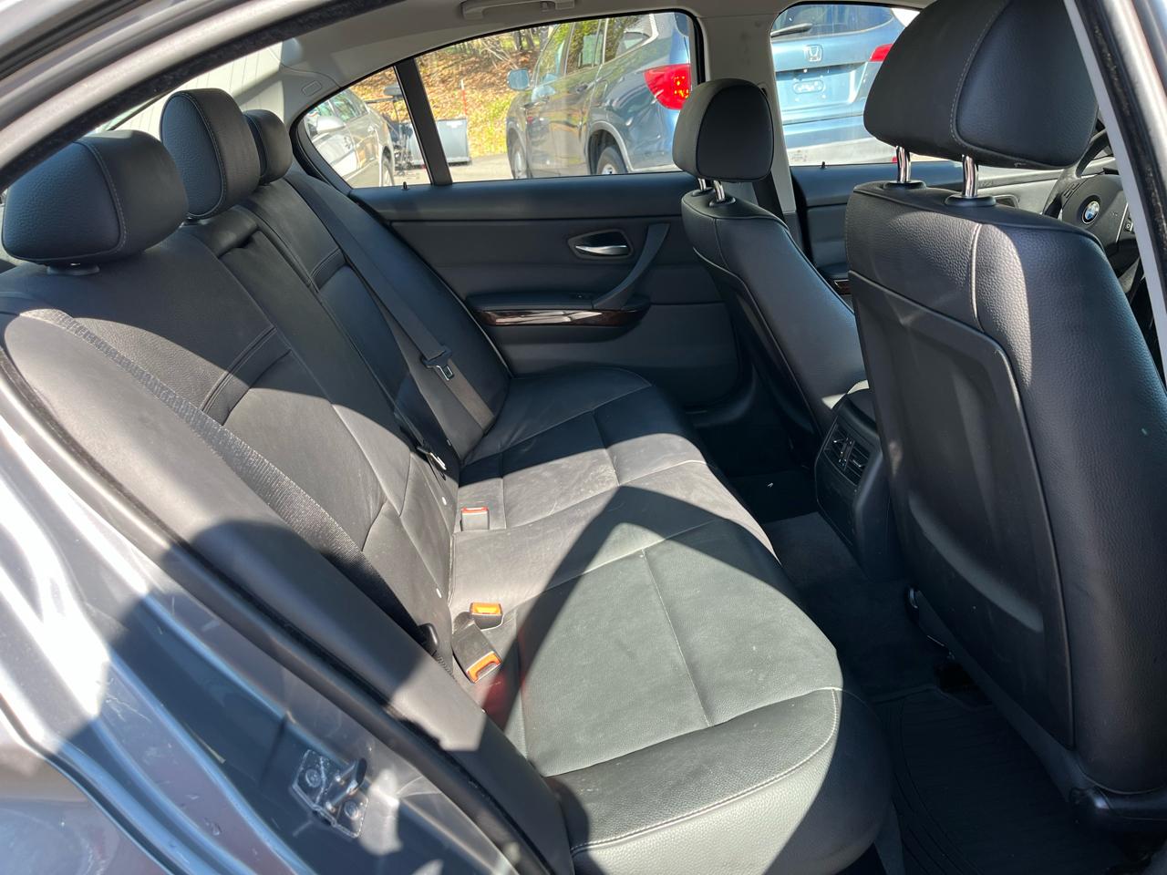 BMW 3 Series 4dr Sdn 328i xDrive AWD SULEV 2010