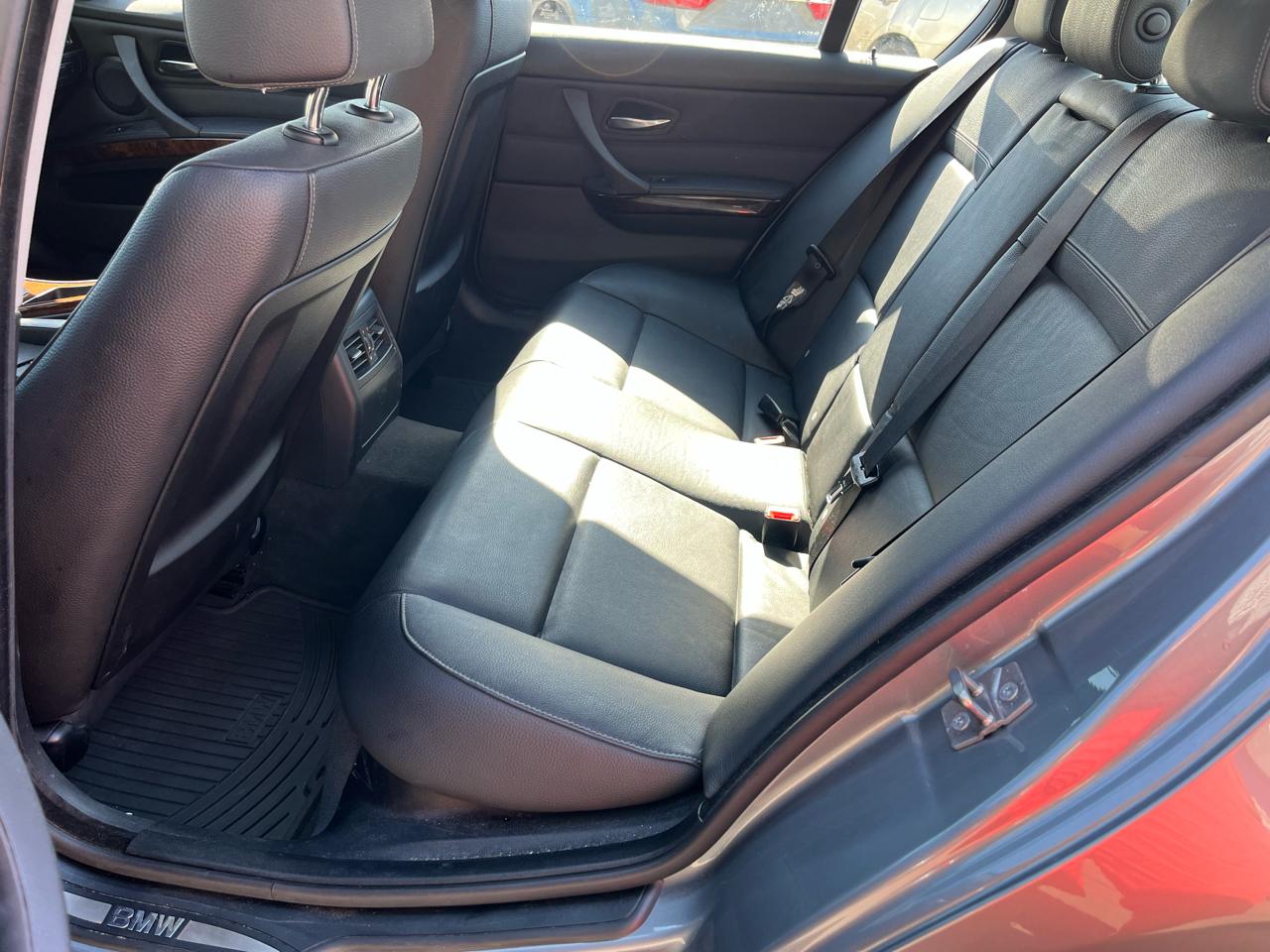 BMW 3 Series 4dr Sdn 328i xDrive AWD SULEV 2010