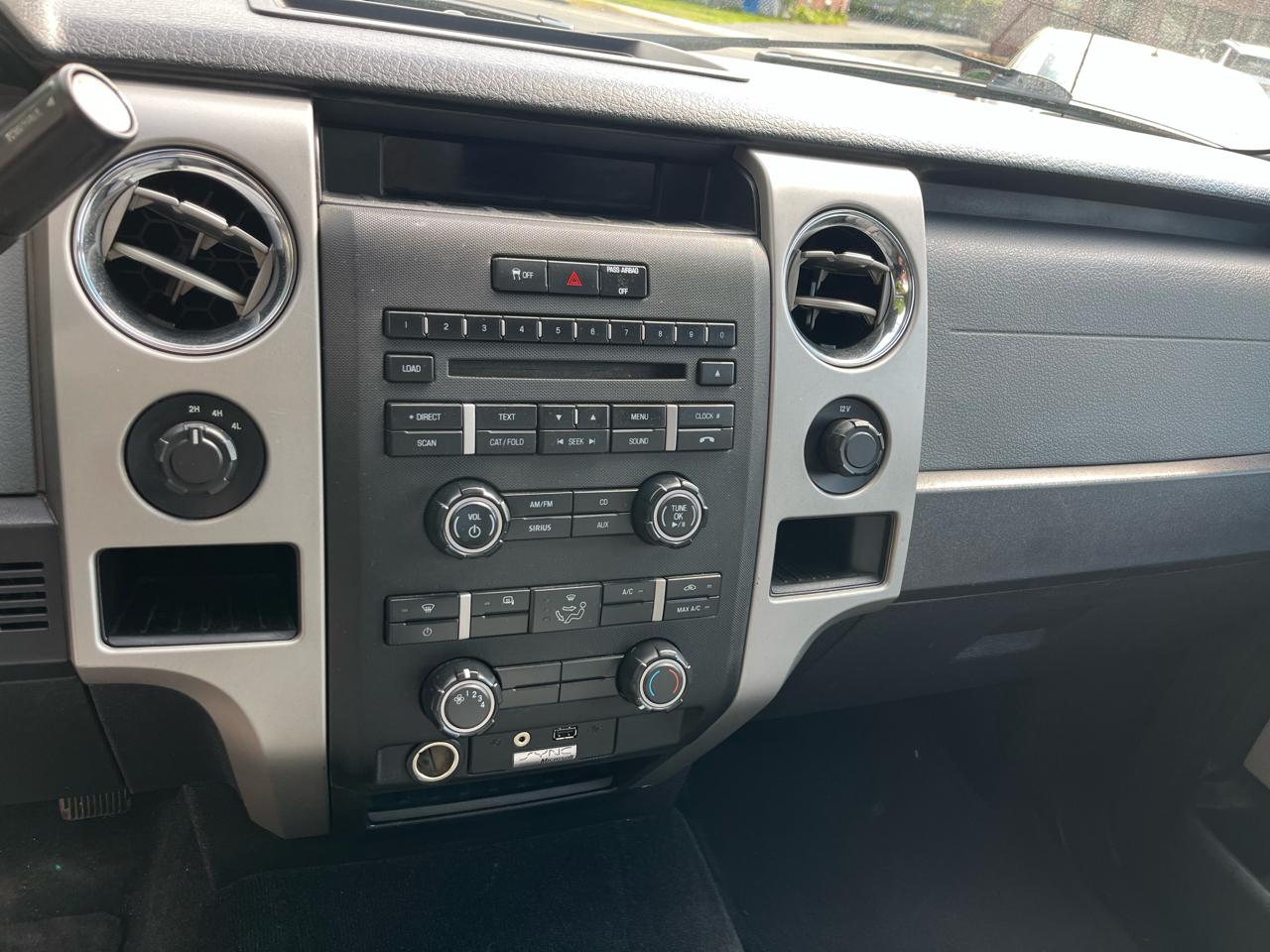 Ford F-150 4WD SuperCab 145" XLT 2011