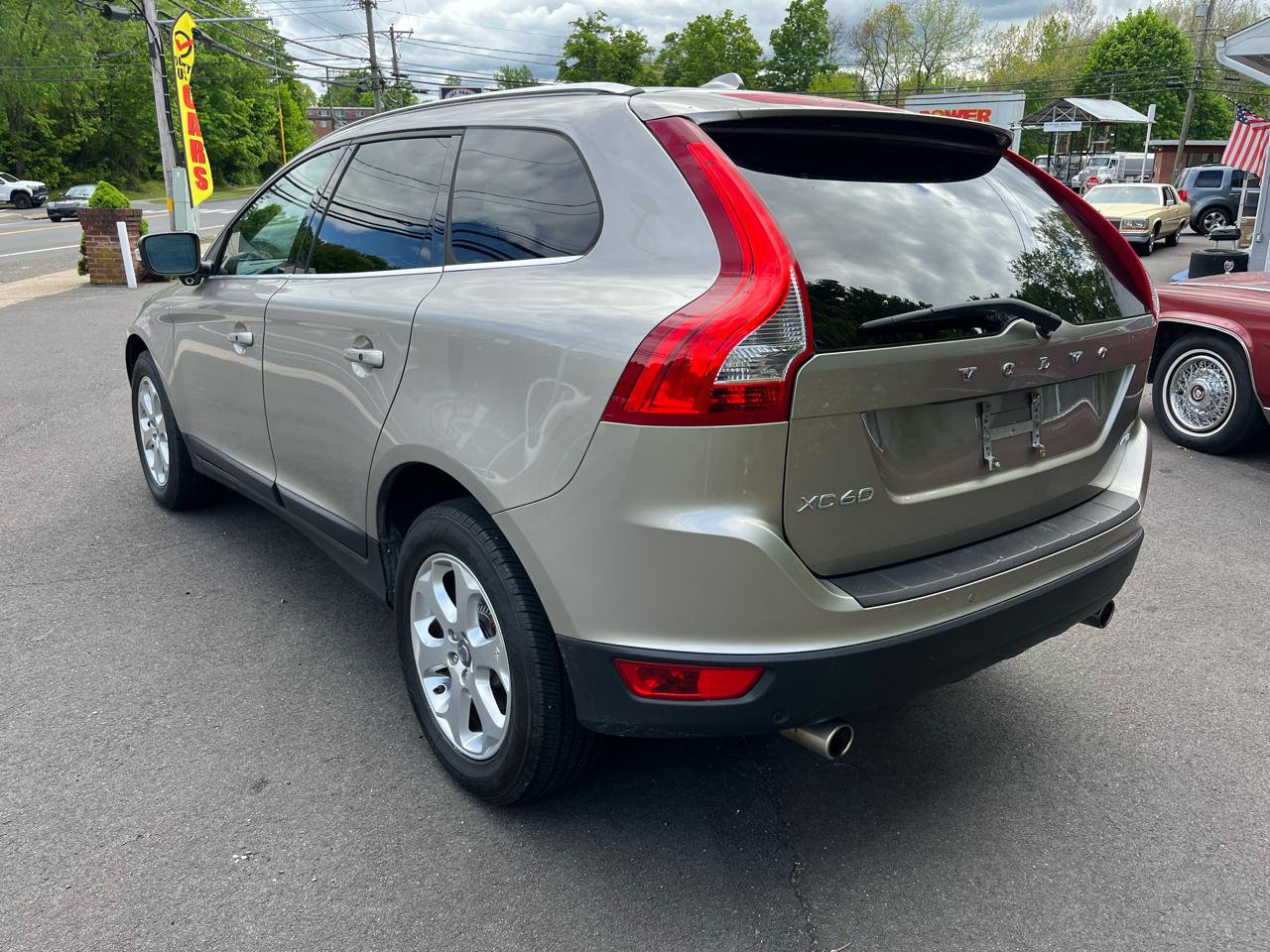 Volvo XC60 4dr 3.2L PZEV 2013