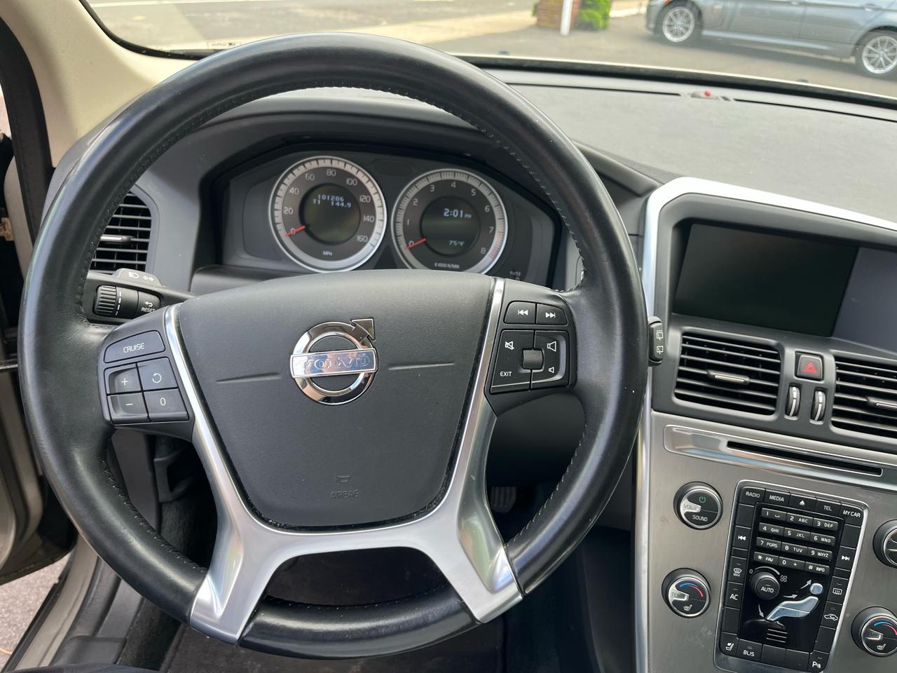 Volvo XC60 4dr 3.2L PZEV 2013