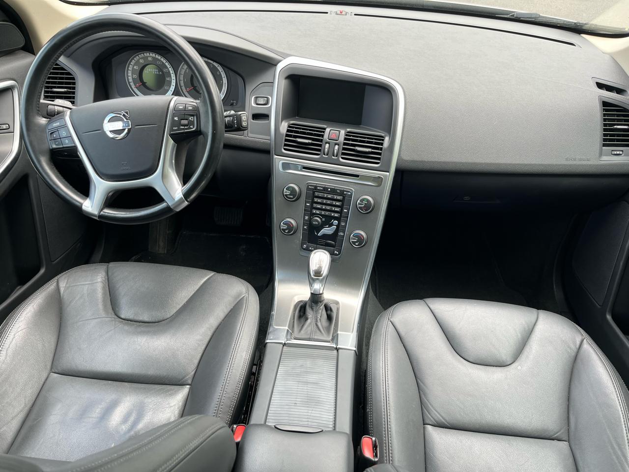 Volvo XC60 4dr 3.2L PZEV 2013