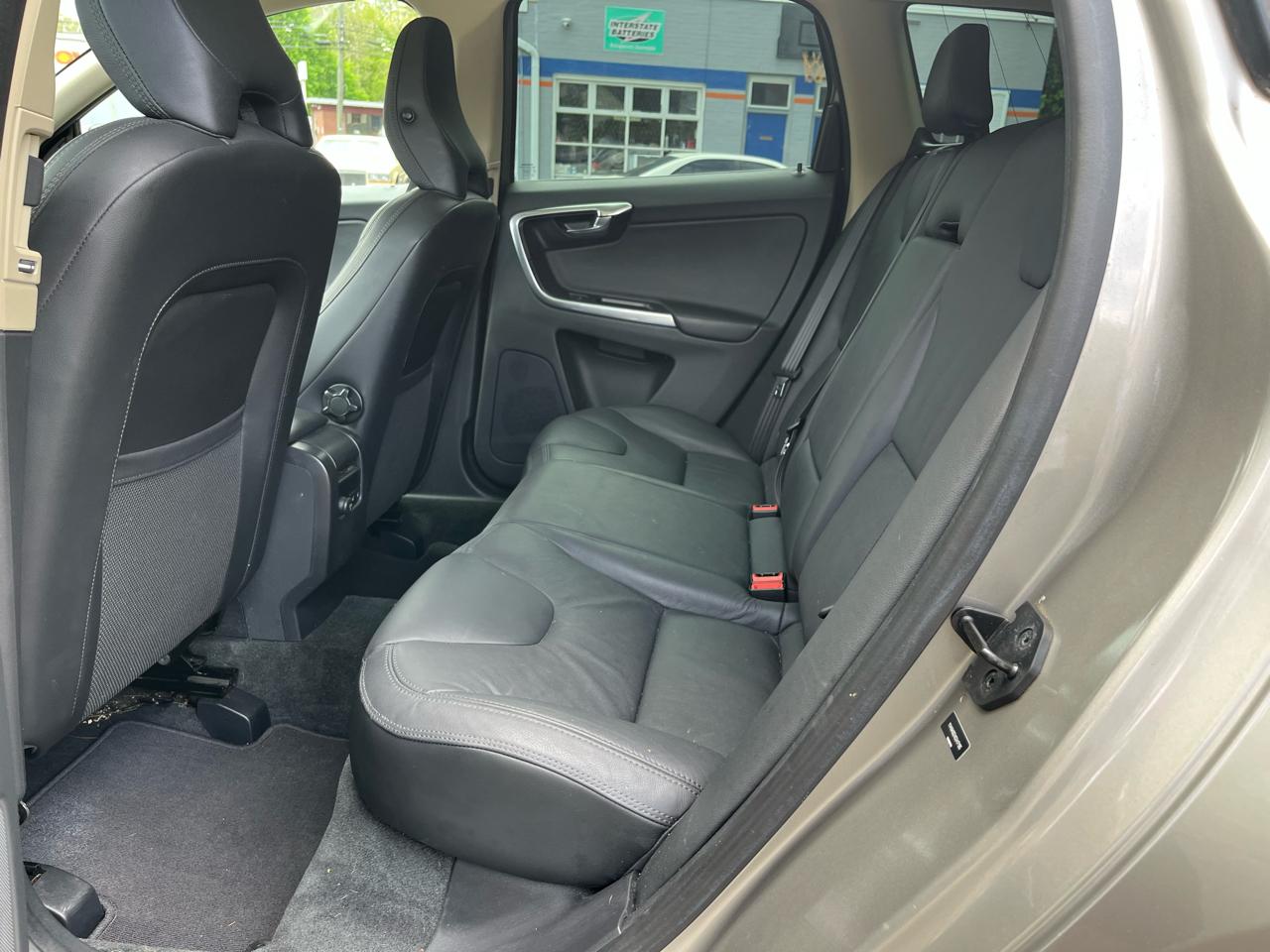 Volvo XC60 4dr 3.2L PZEV 2013
