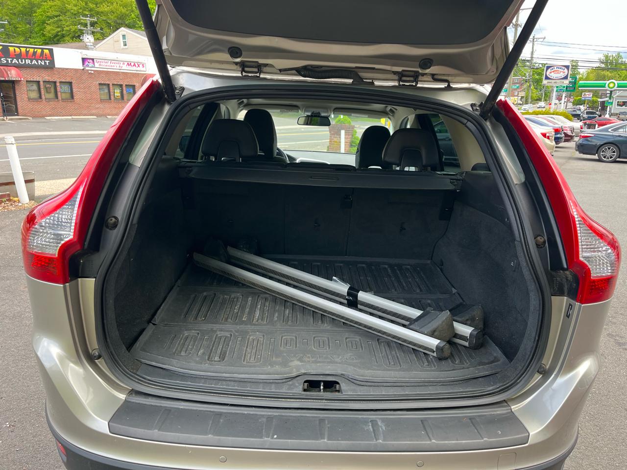 Volvo XC60 4dr 3.2L PZEV 2013