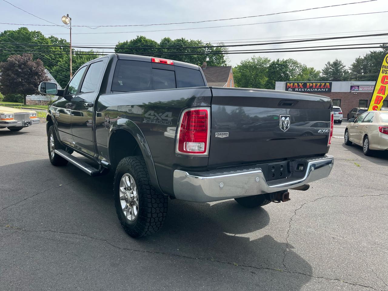 RAM 2500 Laramie 4x4 Crew Cab 6'4" Box 2017