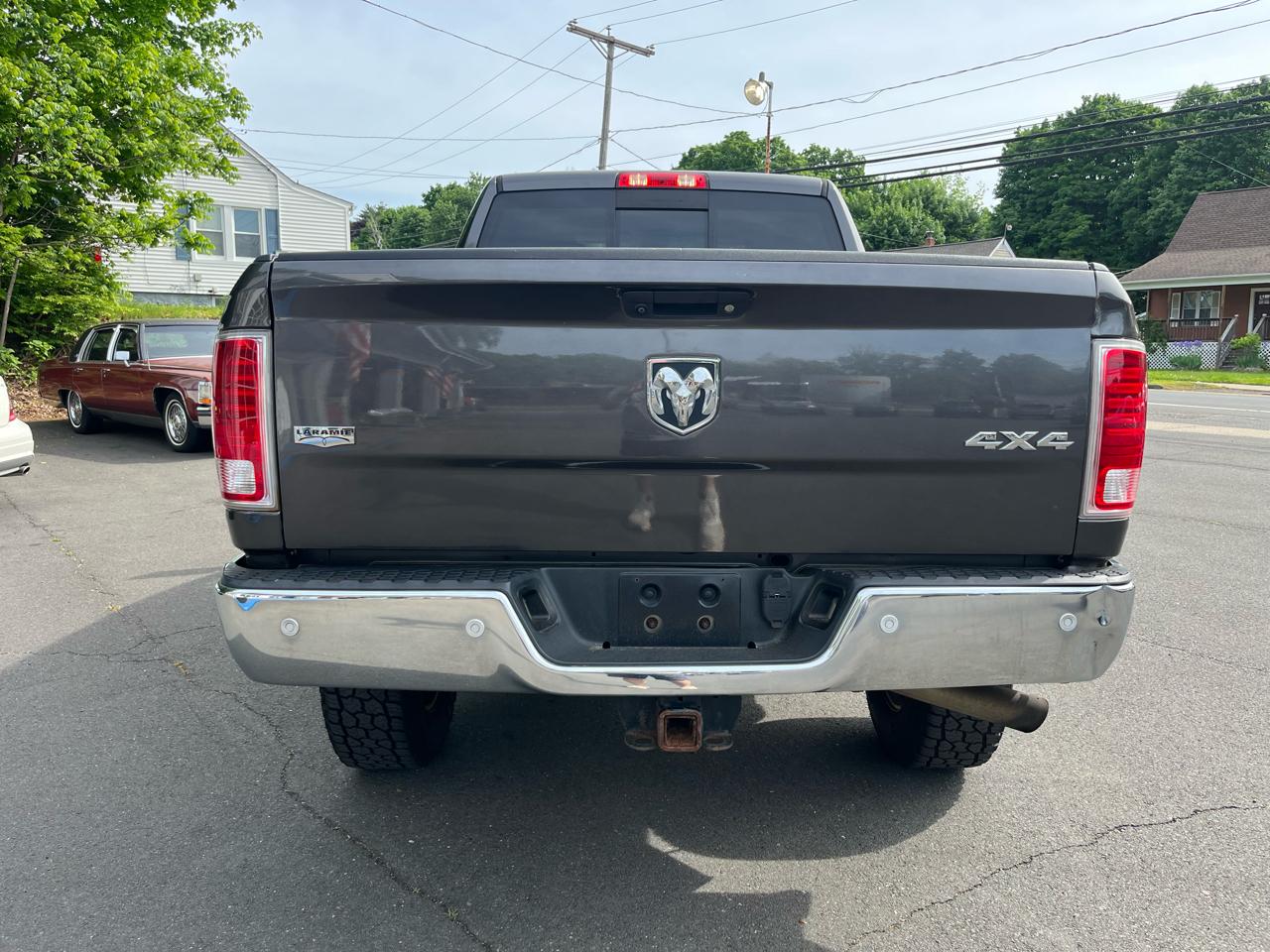 RAM 2500 Laramie 4x4 Crew Cab 6'4" Box 2017