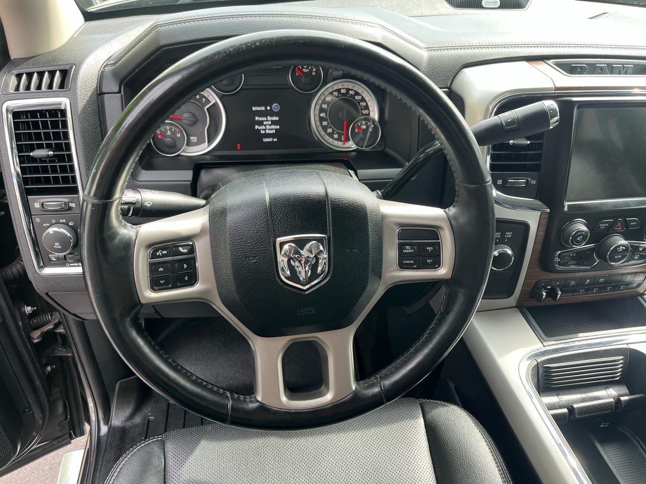 RAM 2500 Laramie 4x4 Crew Cab 6'4" Box 2017