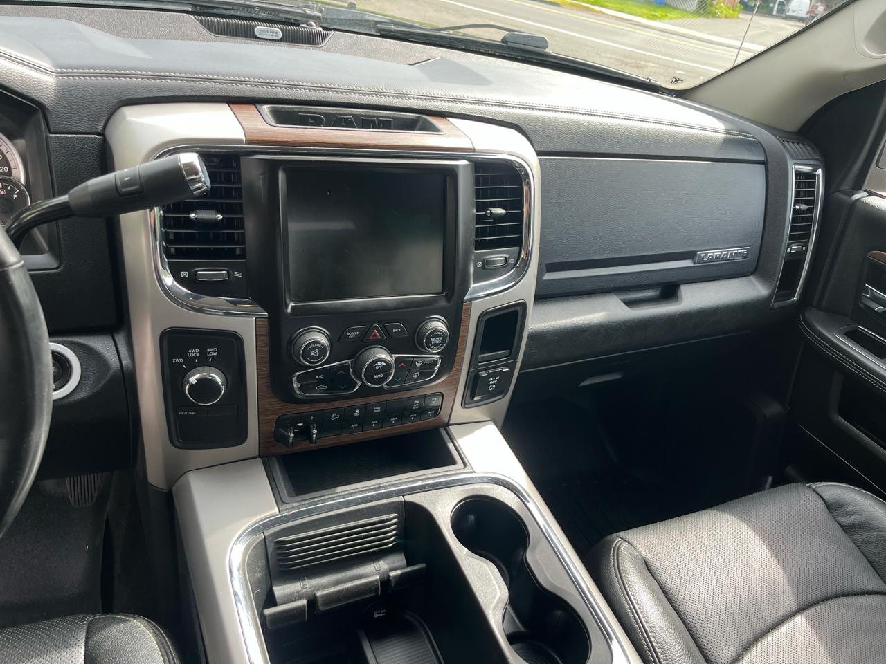 RAM 2500 Laramie 4x4 Crew Cab 6'4" Box 2017